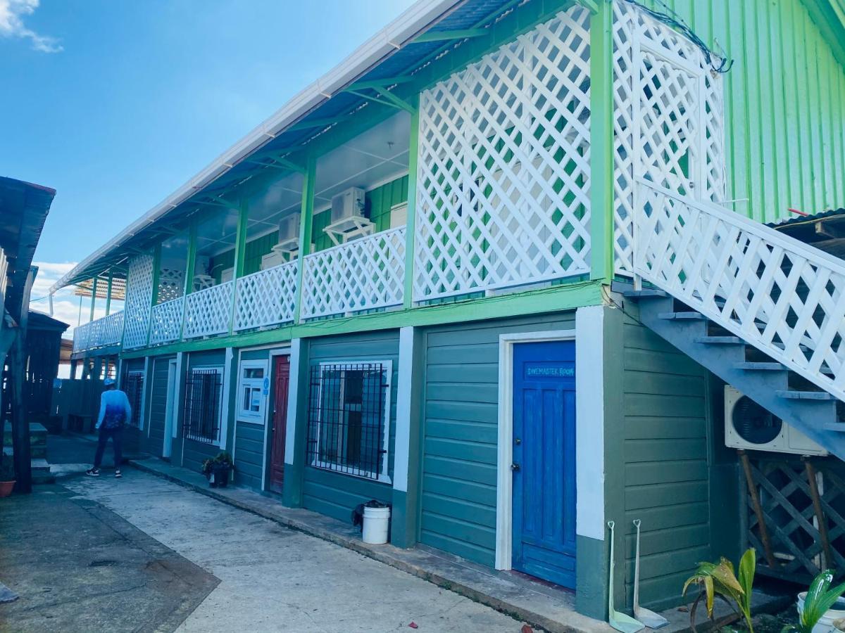 Blue Sky Rentals Utila Exteriör bild